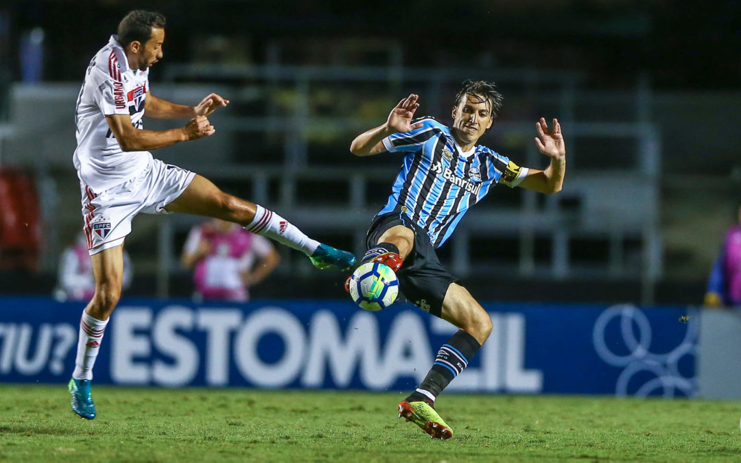 Pendurados são preocupação no Grêmio