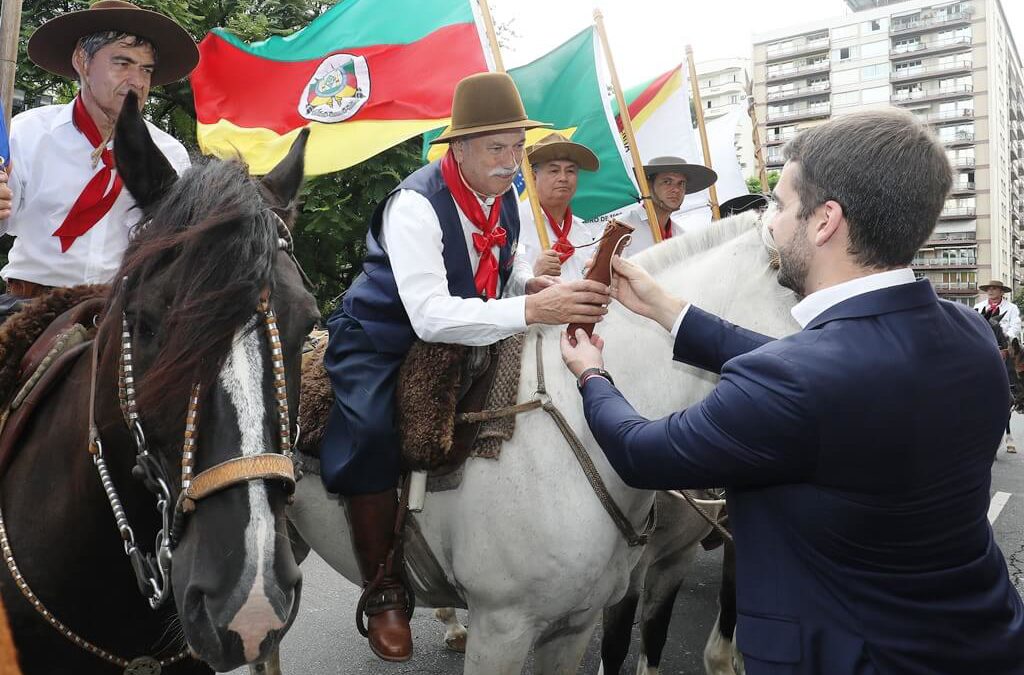 Cavalgada vai percorrer 300 quilômetros até Pelotas