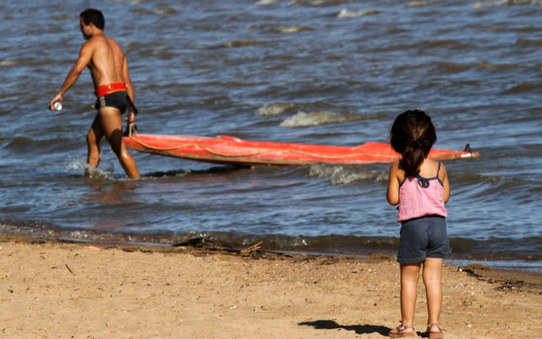 Praias de Porto Alegre têm três locais liberados para banho