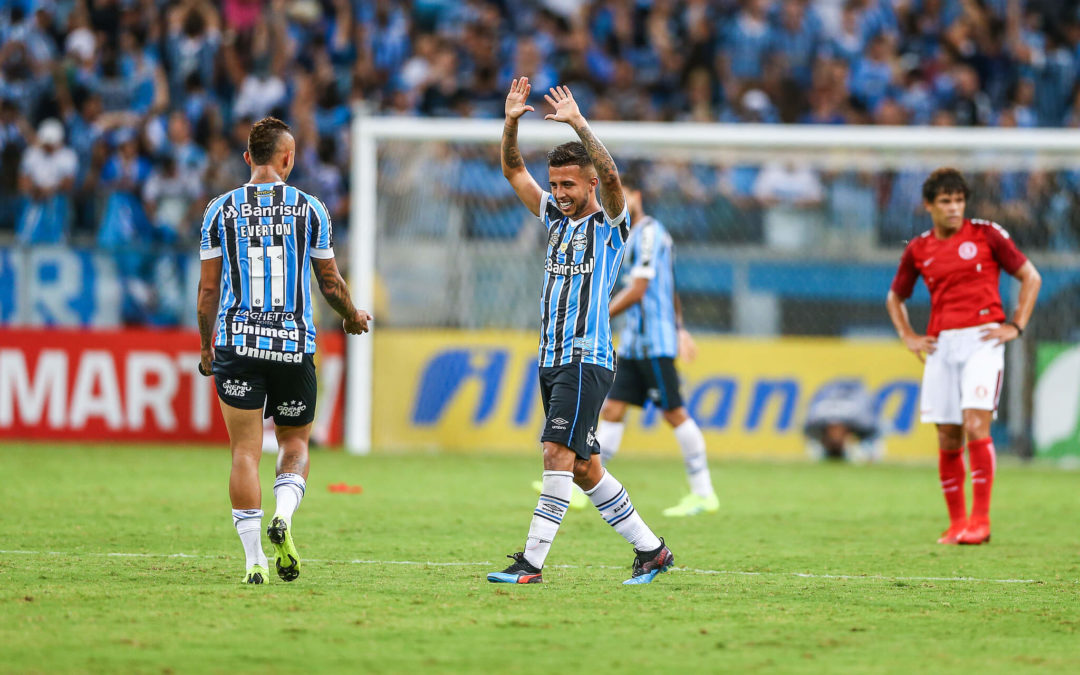 Jogador do Grêmio diz ter levado soco e cotovelada de dois jogadores do Inter