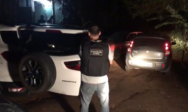 Polícia prende casal com dois veículos clonados usados em roubo