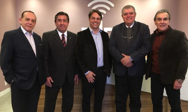 Ministro da secretaria geral de governo, Carlos Marun, visita os estúdios da RDC TV