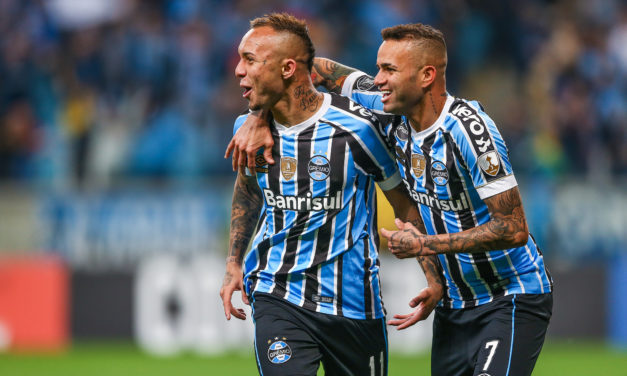 Grêmio vence nos pênaltis e segue vivo na Libertadores