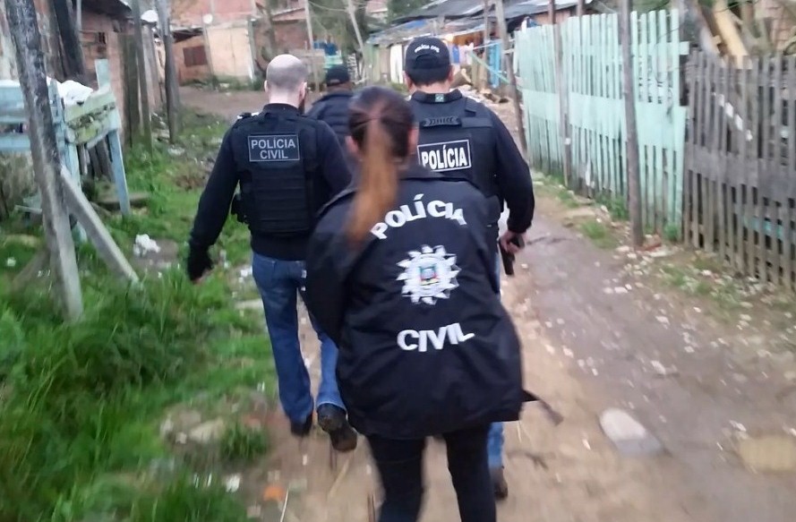 Polícia identifica e prende dois envolvidos na chacina de Porto Alegre