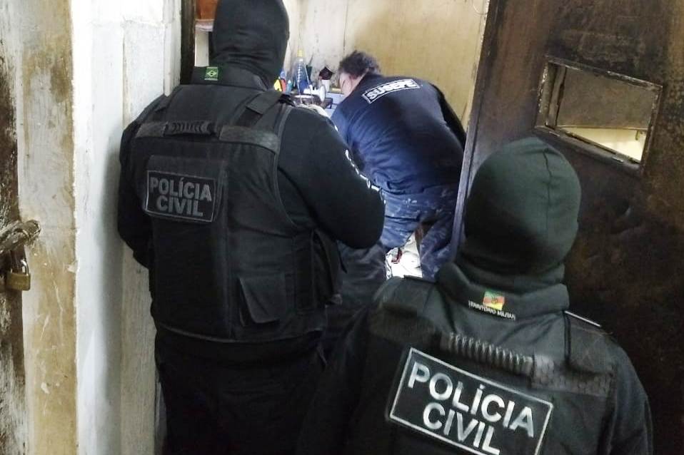 Polícia Civil deflagra operação contra homicídio e incêndio criminoso em motim de presos no Estado