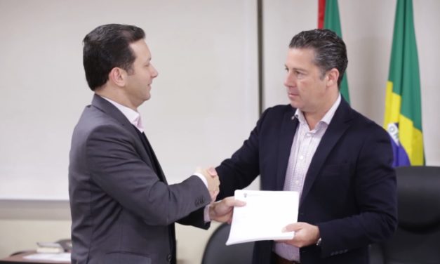 Nelson Marchezan entrega Lei de Diretrizes Orçamentárias