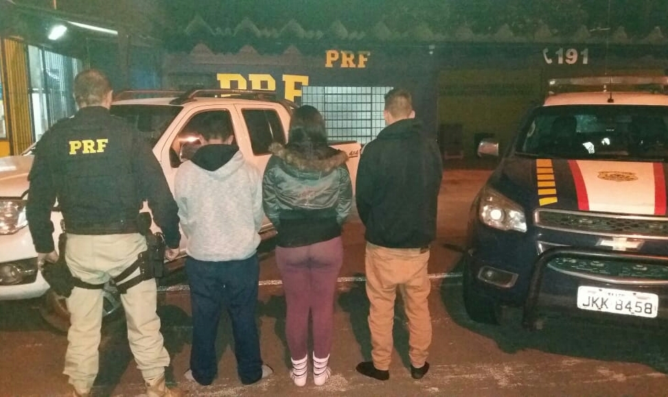 PRF recupera veículo roubado em Montenegro