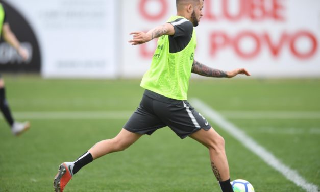 Inter treina com Nico, Dourado e sem Emerson Santos