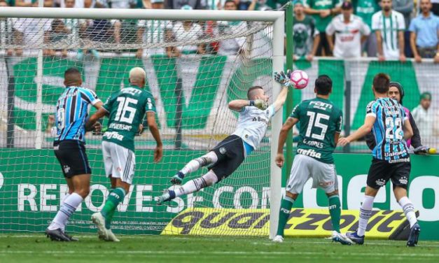 Grêmio perde para o Palmeiras e fica cada vez mais longe da liderança