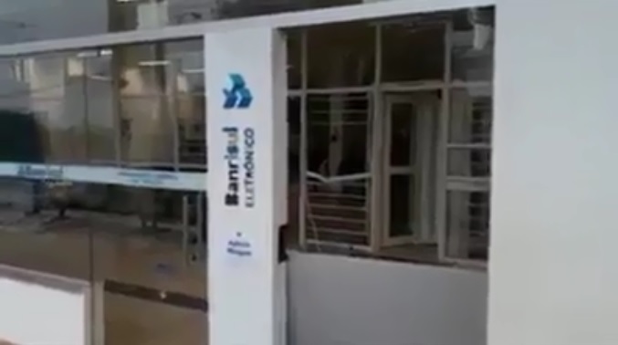 Agências bancárias são atacadas com explosivos na madrugada de quarta-feira em cidades do RS