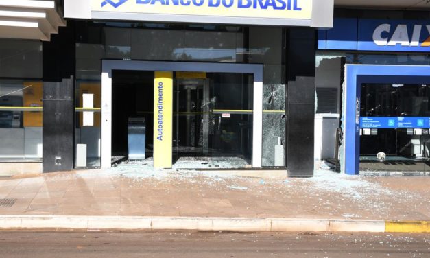 Madrugada tem pelo menos três assaltos a banco em municípios do interior do Estado