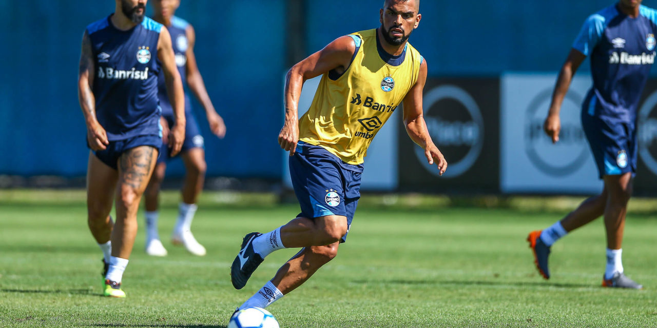 Maicon voltou aos treinos no Grêmio