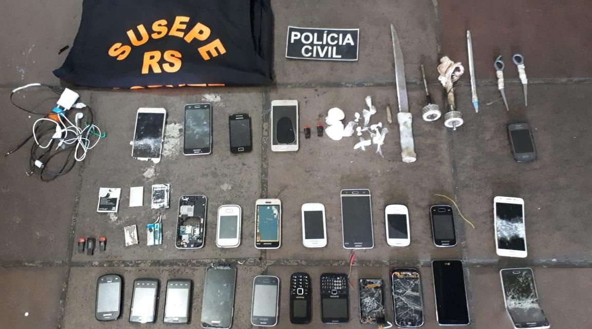 Operação Primeiro Comando prende 17 pessoas e apreende um adolescente em Porto Alegre