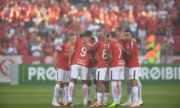 Inter consegue a virada e vence o Atlético-PR