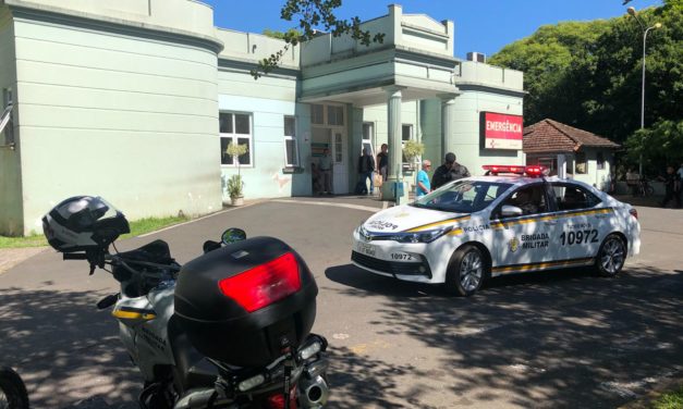 Câmeras de segurança flagram o momento em que jovem é morto por engano em hospital de São Leopoldo