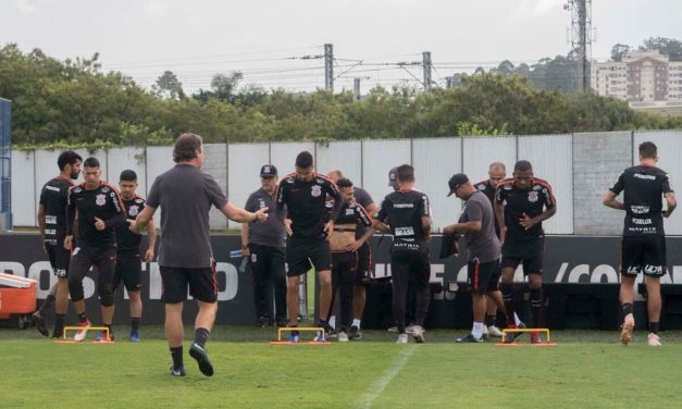 Jogador importante do Corinthians deixa treino mais cedo