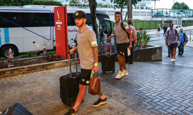 Delegação gremista no Rio tem quase 30 jogadores