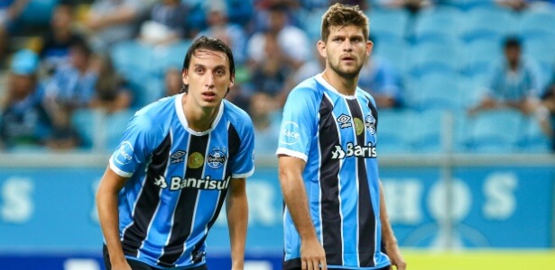 Desfalques na defesa preocupam Grêmio contra o Goiás