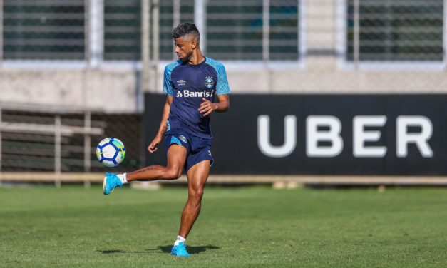 Repórter da Fox vê Léo Moura próximo do Flamengo