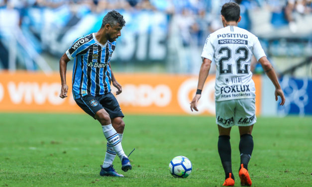 Léo Moura quer ficar no Grêmio