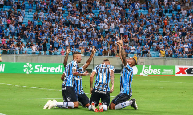 Renato elogia novo gramado e conta brincadeira que fez com jogadores