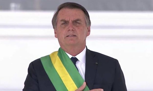 Bolsonaro estabelece novo salário mínimo de R$998 para 2019