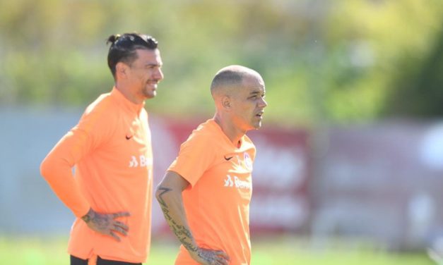 Odair mostrou o primeiro time titular do Inter no treinamento