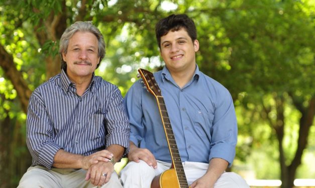 Teixeirinha Filho e Teixeirinha Neto fazem show em Porto Alegre