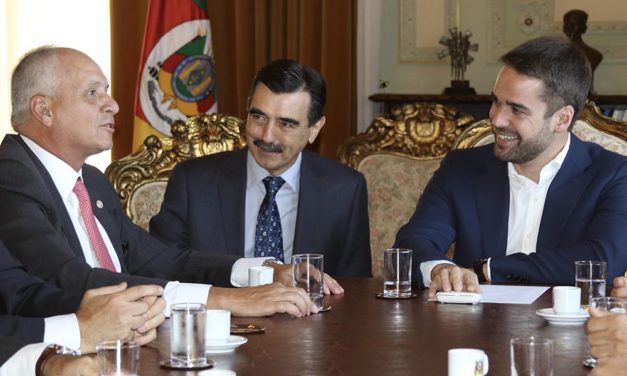 Presidente do Inter faz visita institucional para o governador Eduardo Leite