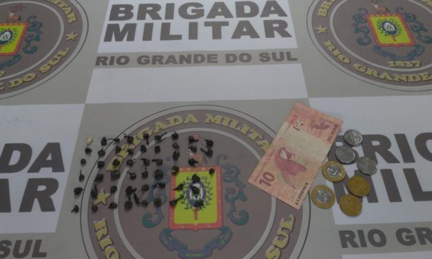 BM prende quatro pessoas por tráfico de drogas e apreende 233 pedras de crack
