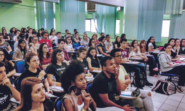 Prefeitura oferece 100 bolsas para vagas em curso pré-vestibular e Enem