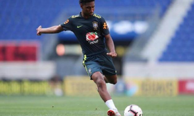 Grêmio fechou a venda do atacante Tetê