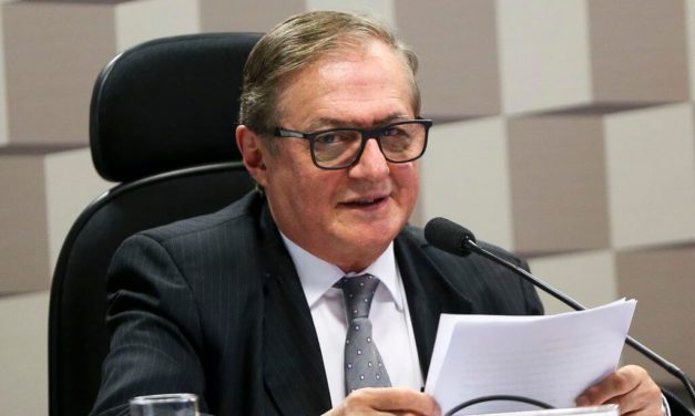 Ministério da Educação envia nova carta de Vélez à rede de ensino