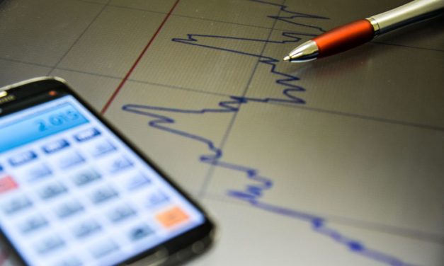 Mercado financeiro aumenta projeção de inflação e reduz alta do PIB