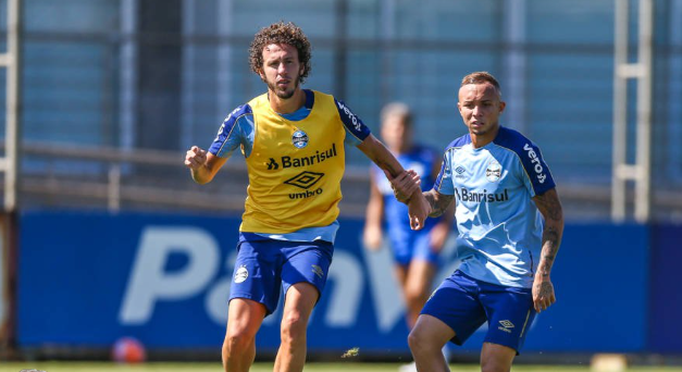 Grêmio fecha treino e escalação segue indefinida para partida contra o São Luiz