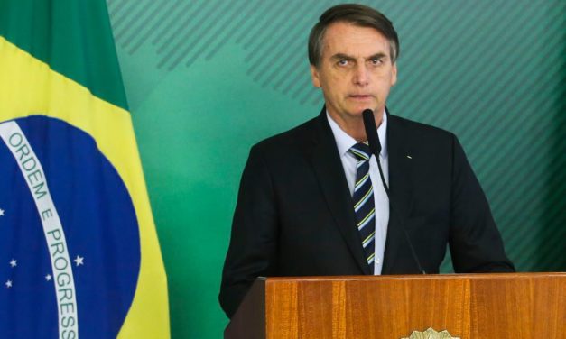 Bolsonaro anuncia criação da “Lava-Jato da Educação”