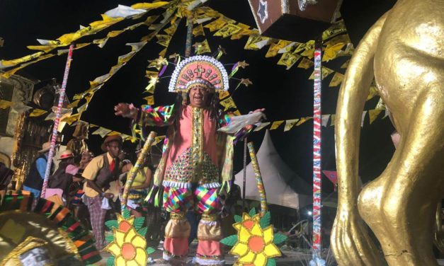 Festa junina, bolo de aniversário e desfile de reis encerram o Carnaval de Porto Alegre