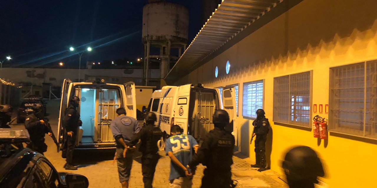 Ação da Susepe retira 49 presos de delegacias e viaturas em Porto Alegre