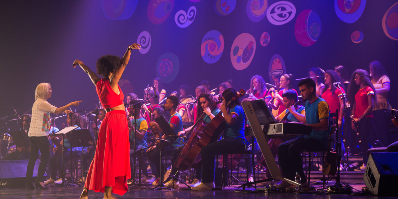 Orquestra Villa-Lobos apresenta espetáculo no Theatro São Pedro