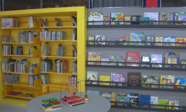 Apae inaugura biblioteca em unidade do bairro Glória