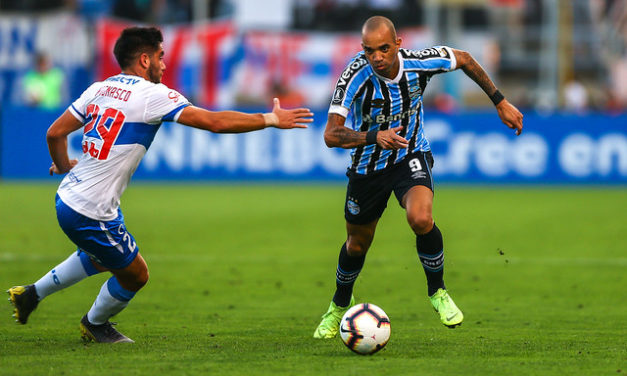 Grêmio perde para o Universidad Católica e segue na laterna do grupo
