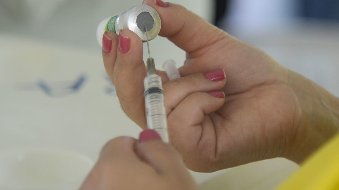 Campanha de imunização contra a gripe termina na sexta-feira em todo país