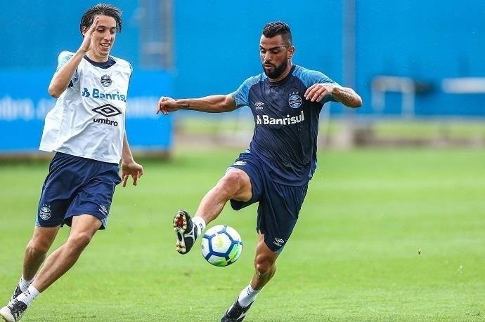 Grêmio já está na Bahia e tem desfalque