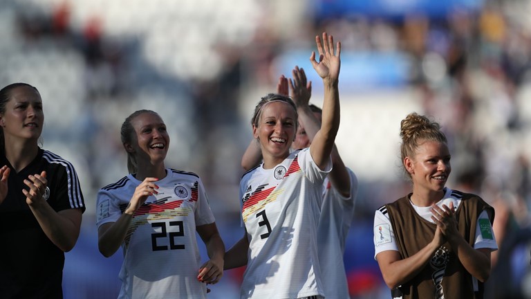 Alemanha bate Nigéria e é a primeira seleção a ir para as quartas de final da Copa do Mundo da França