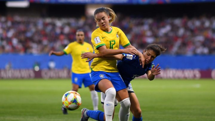 Brasil vence a Itália e se classifica para as oitavas do Mundial