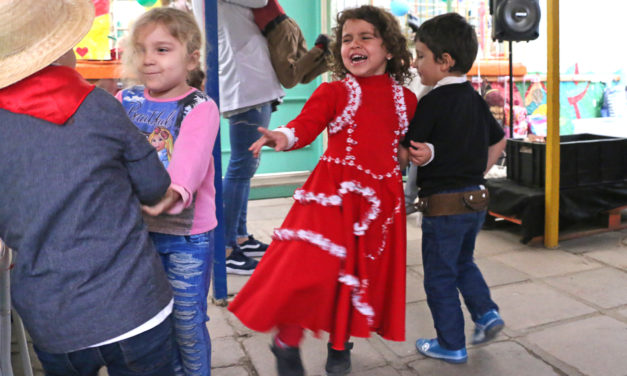 Escolas comemoram tradição gaúcha em festas farroupilhas