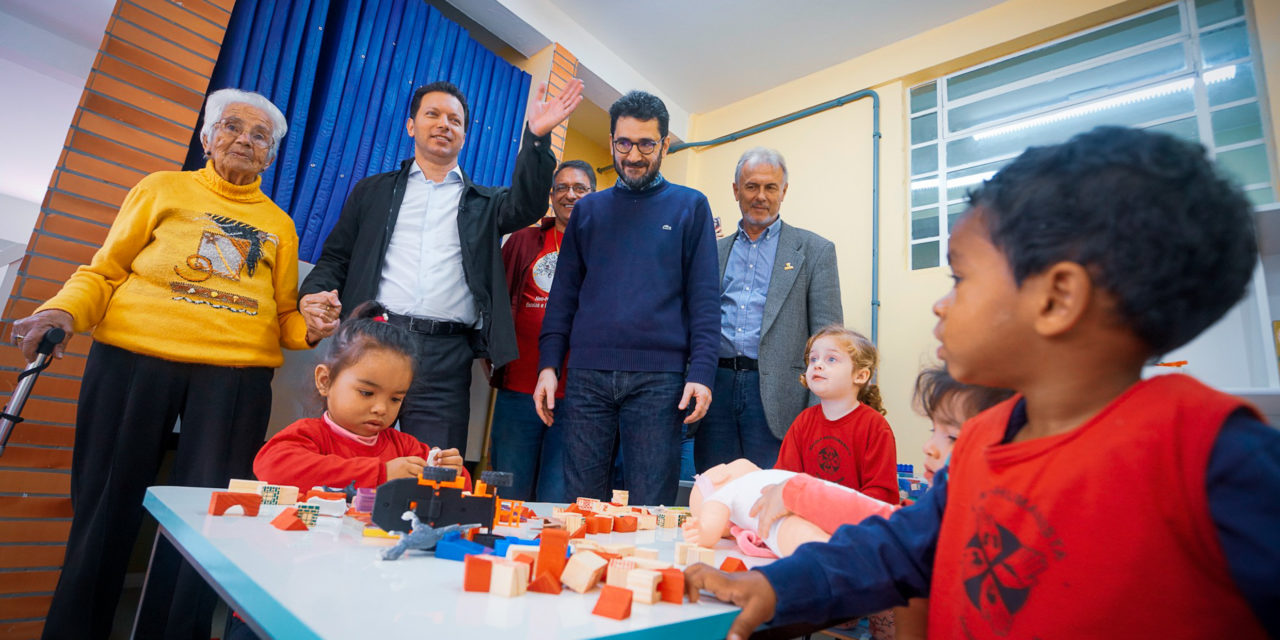 Prefeitura entrega nova escola comunitária no Belém Novo