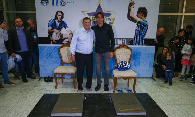 Loivo e Geromel são eternizados na Calçada da Fama do Tricolor