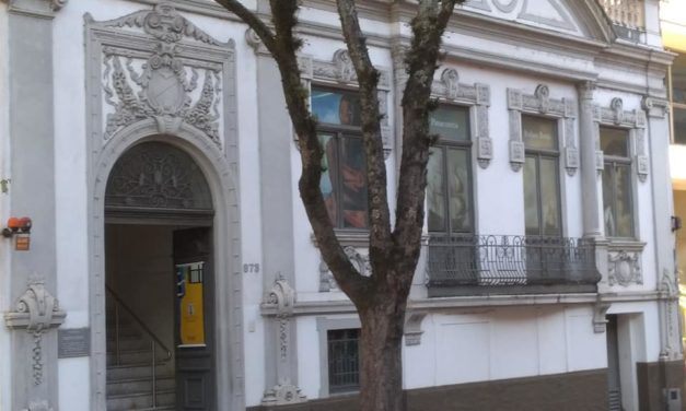 Feijoada e roda de samba na Pinacoteca Ruben Berta