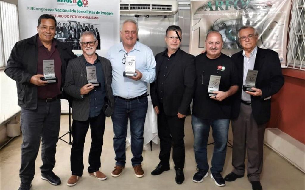 Cinegrafista Vitor Ochôa ganha troféu da ARFOC